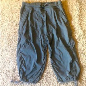 Lululemon gray commuter capri. Size 10.